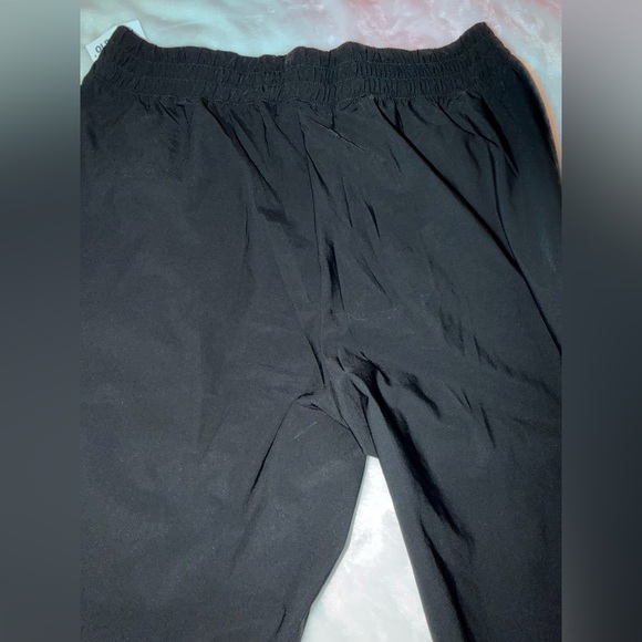 Old Navy Black Women's Joggers - Picture 14 of 15